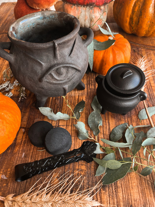 Cast Iron Cauldron Set